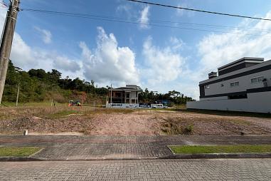 VENDE-SE TERRENO NO MIRANTE - Pronto para morar